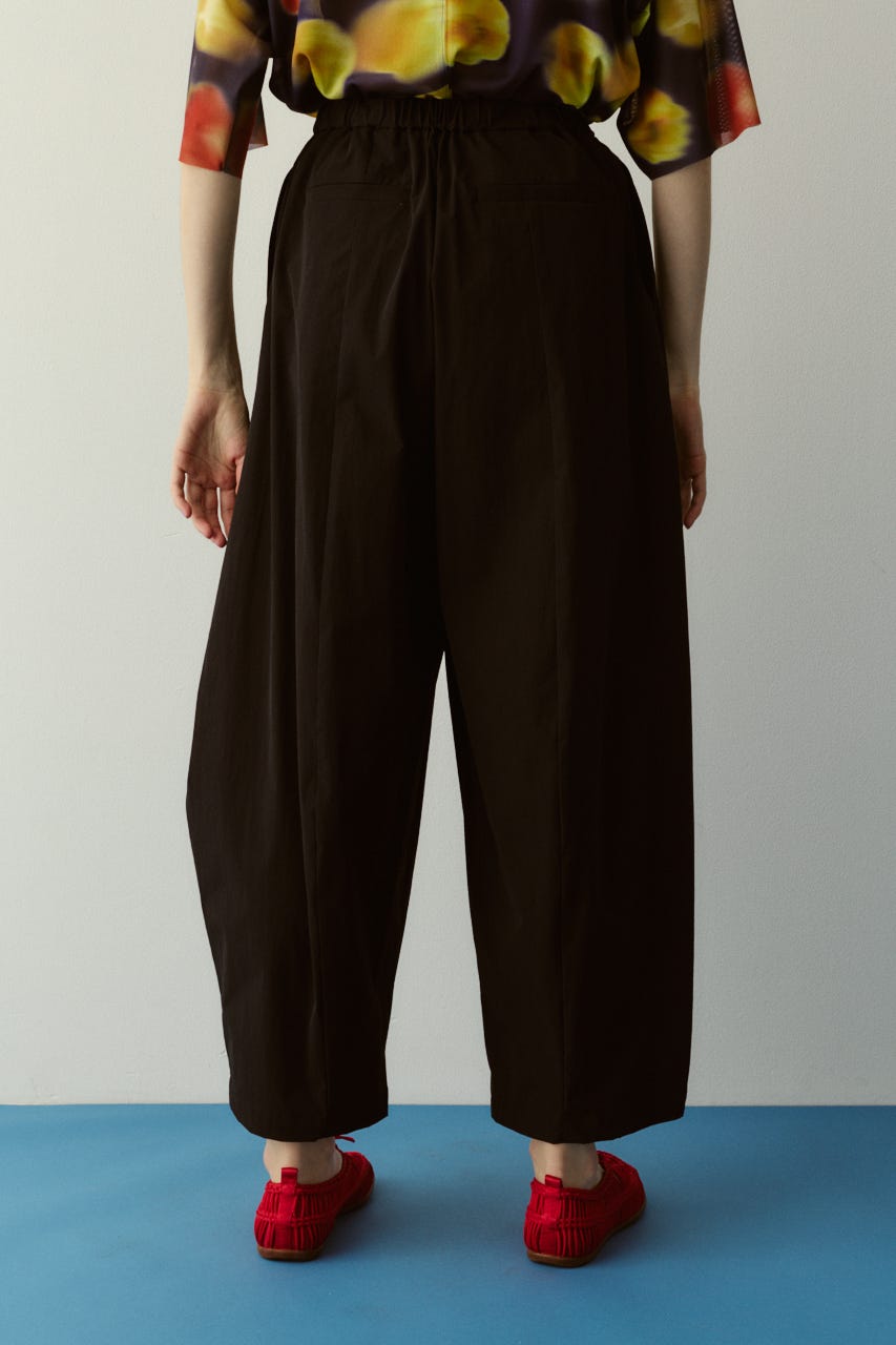 Many tuck cocoon pants BLK 38