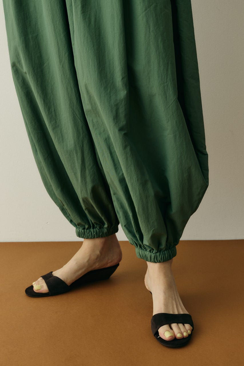 【ポイントアップ+4％対象商品】［予約］Nylon balloon pants KHA 38