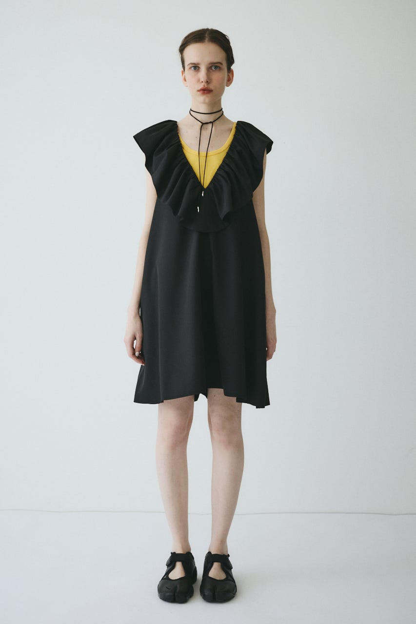 【ポイントアップ+4％対象商品】［予約］V neck frill all in one BLK FREE