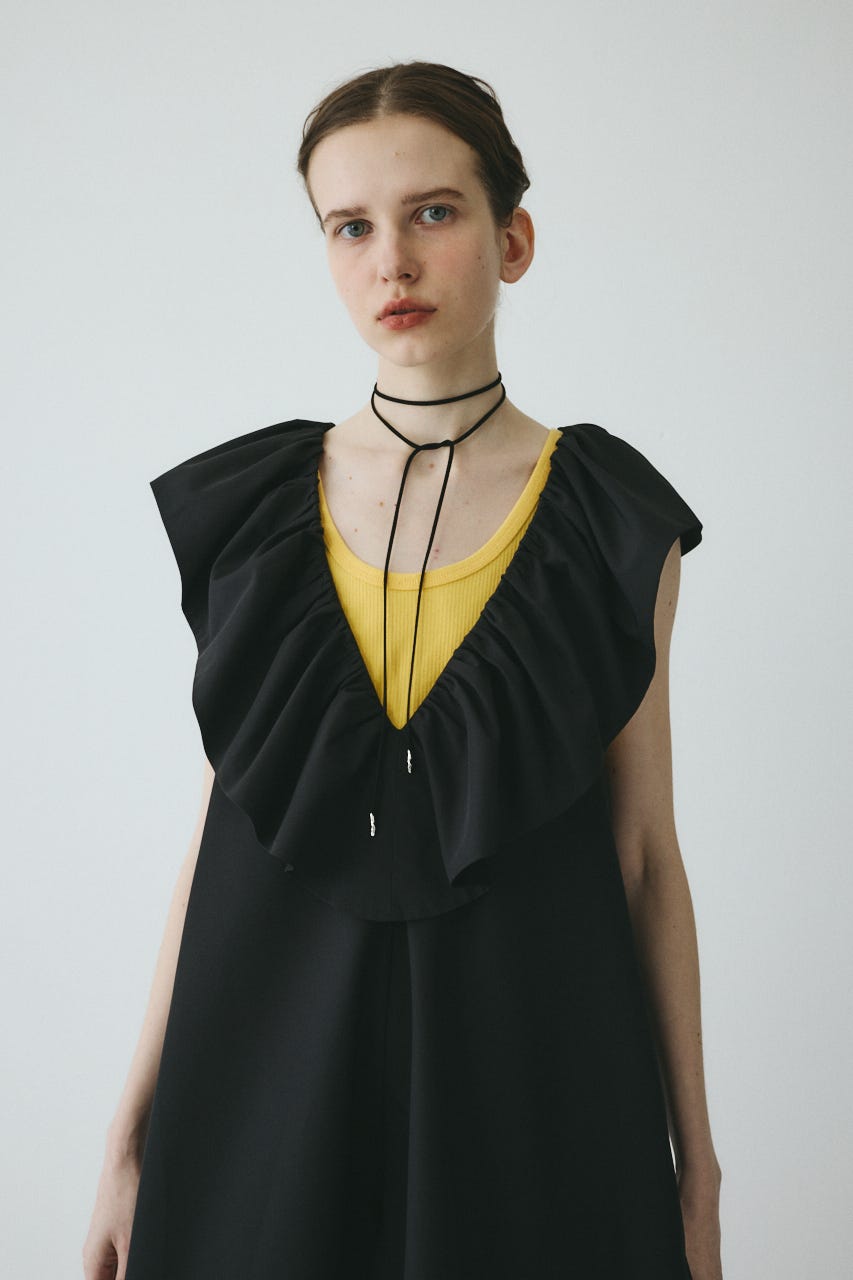 【ポイントアップ+4％対象商品】［予約］V neck frill all in one BLK FREE