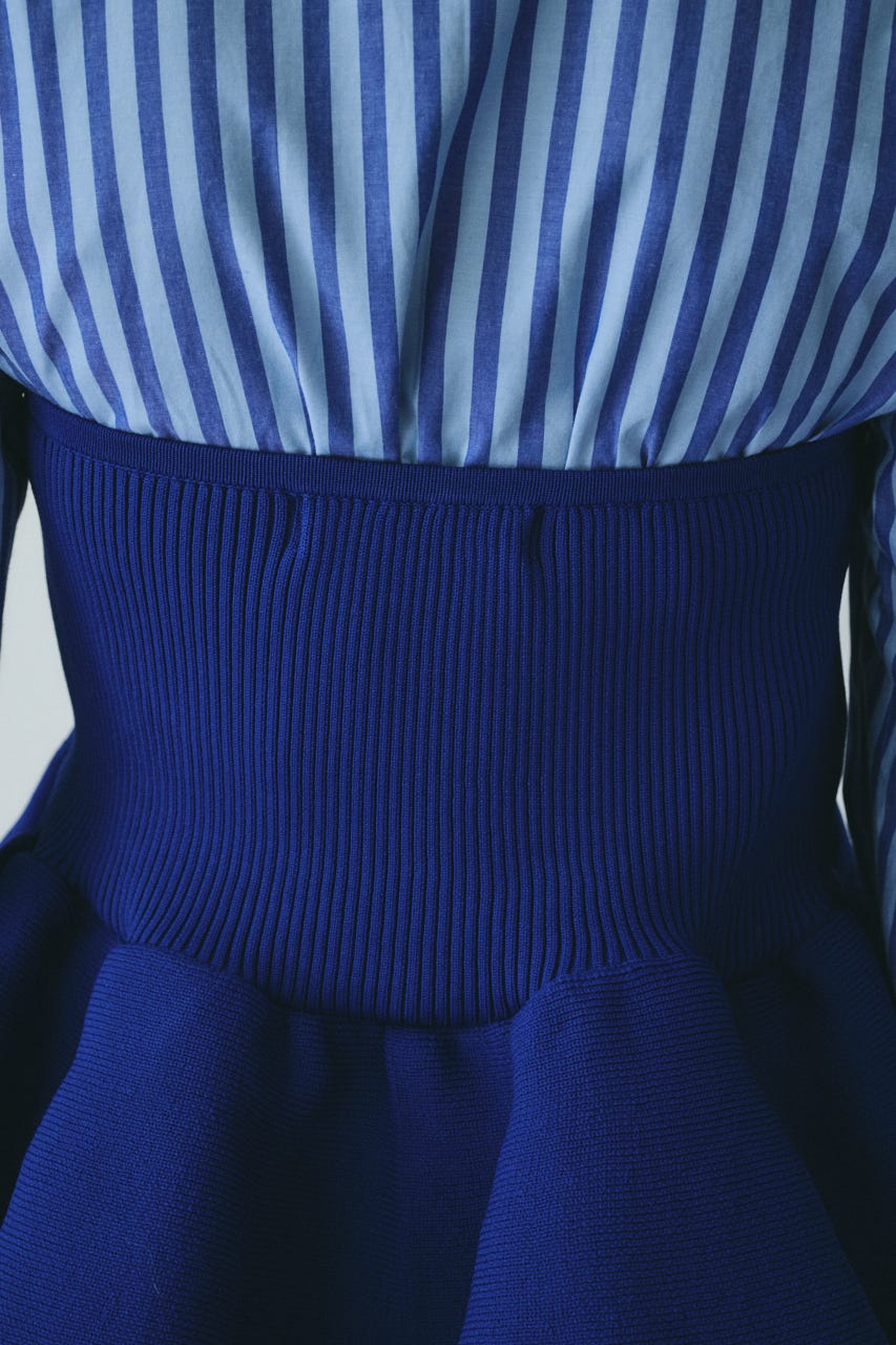 ［予約］Frill hem bustier BLU FREE