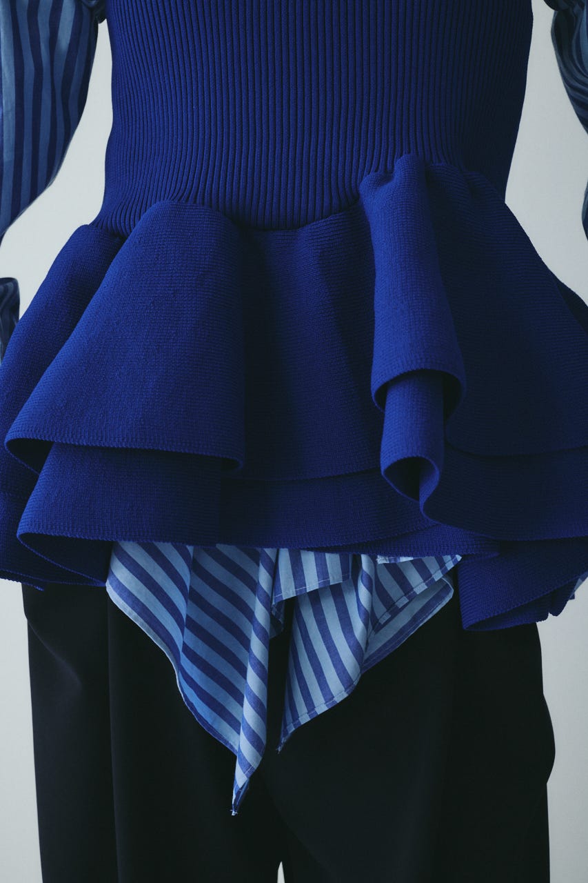 ［予約］Frill hem bustier BLU FREE