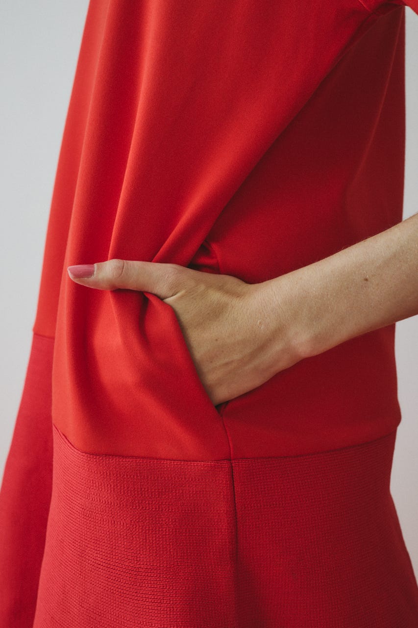 Docking balloon hem dress RED FREE