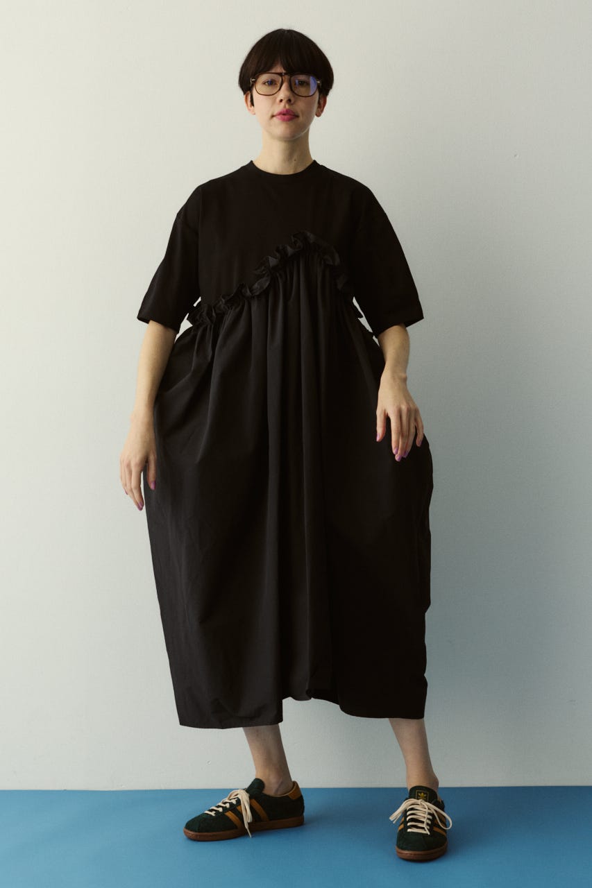 Wave frill cut  dress BLK FREE