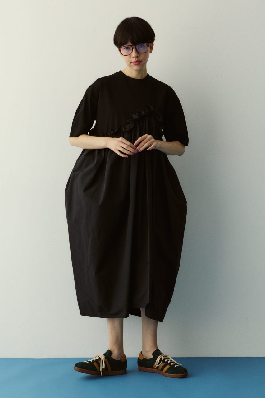 Wave frill cut  dress BLK FREE