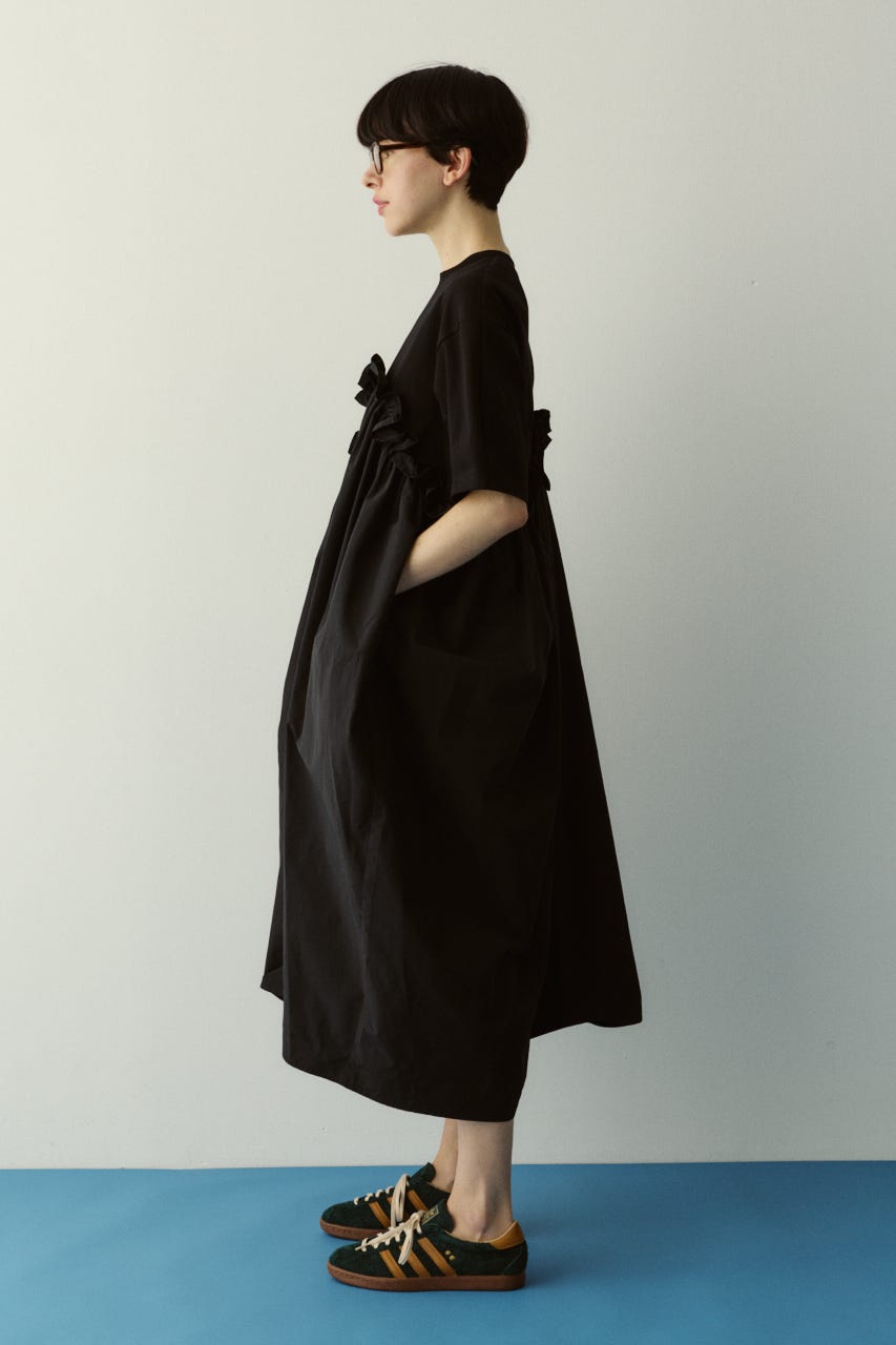 Wave frill cut  dress BLK FREE