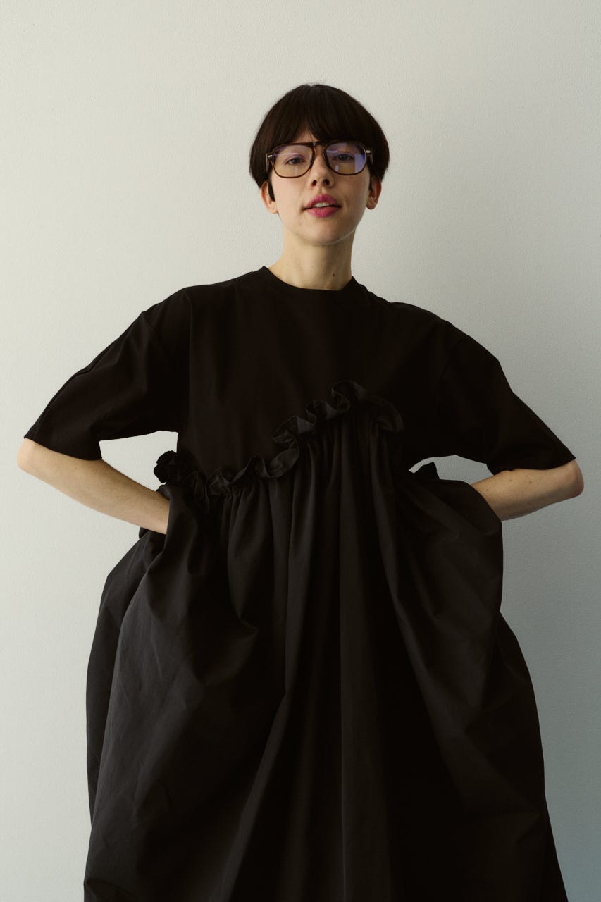 Wave frill cut  dress BLK FREE