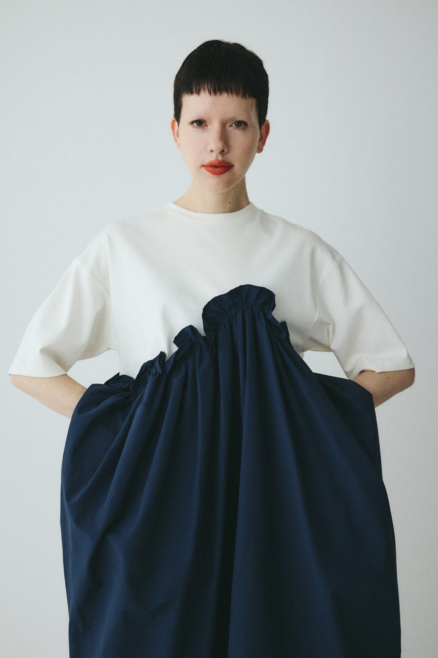 Wave frill cut  dress NVY FREE