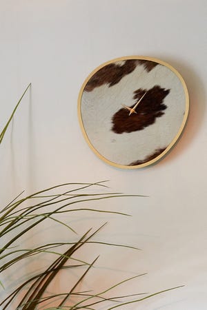 SAYTOUCHE Cowhide Clock