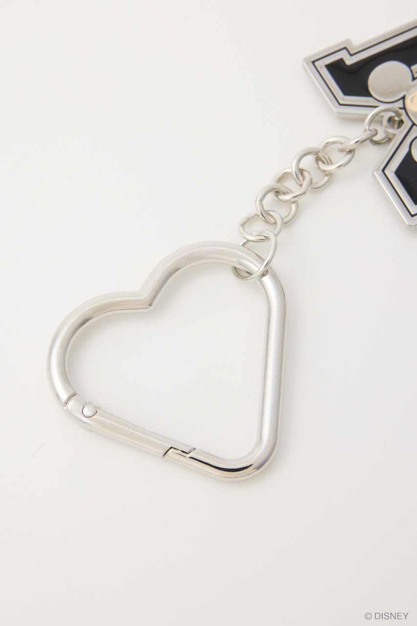 MD (M&M) INITIAL CHARM BLK FREE