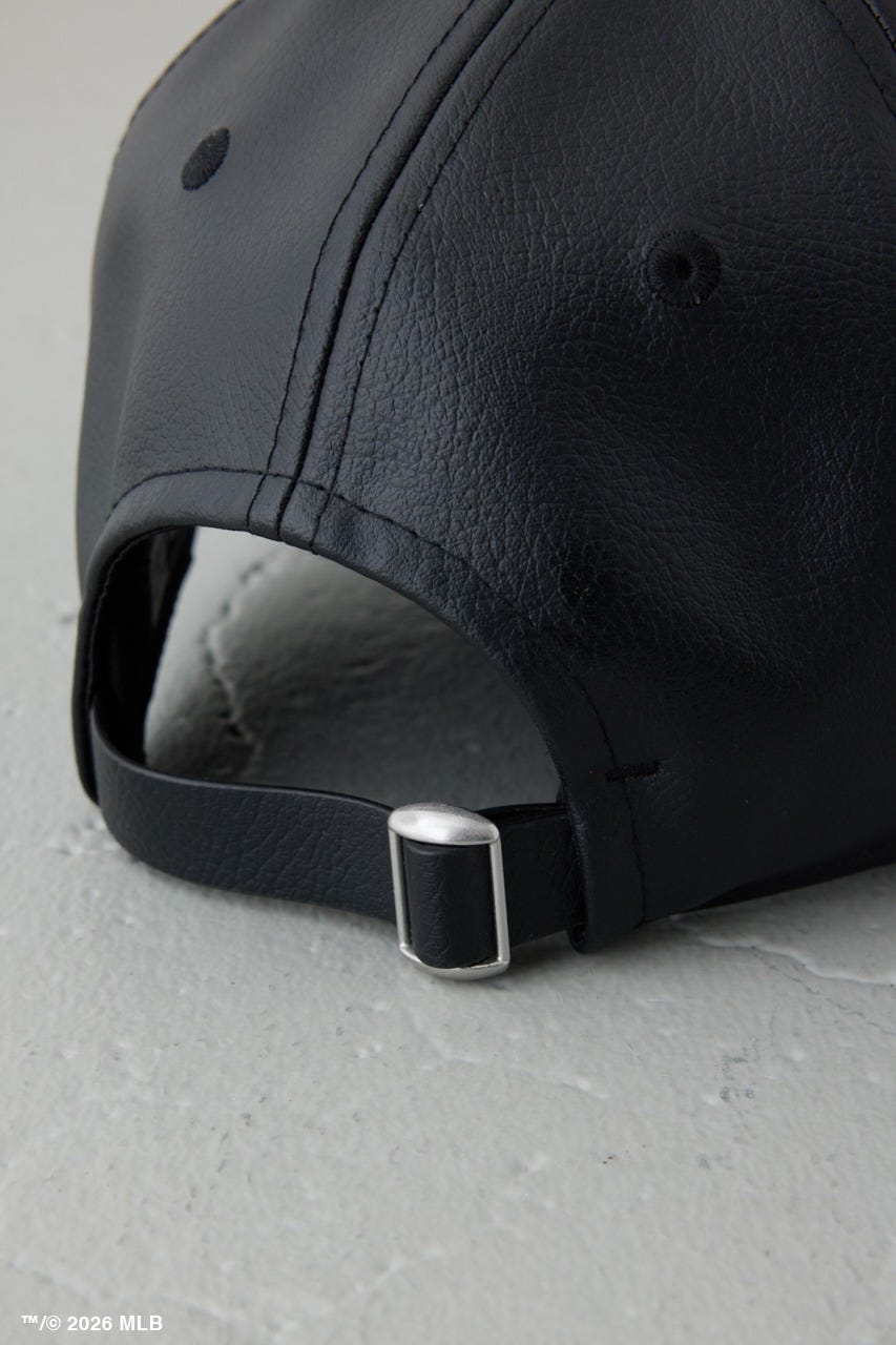 【NEW ERA×AZUL MLB】合皮キャップ 柄BLK FREE