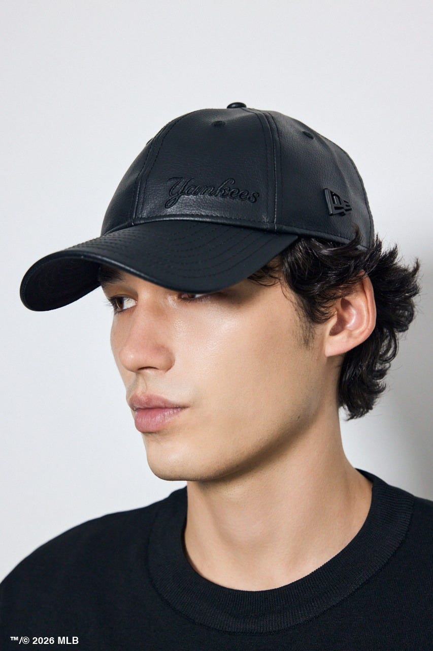 【NEW ERA×AZUL MLB】合皮キャップ 柄BLK FREE