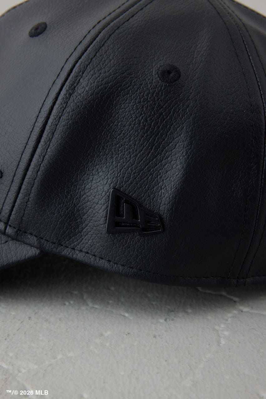【NEW ERA×AZUL MLB】合皮キャップ 柄BLK FREE