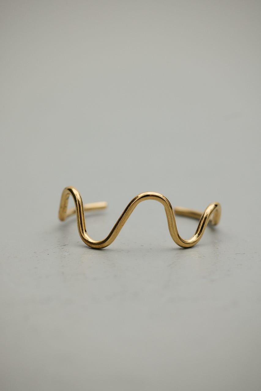 ウェーブラインバングル GLD FREE