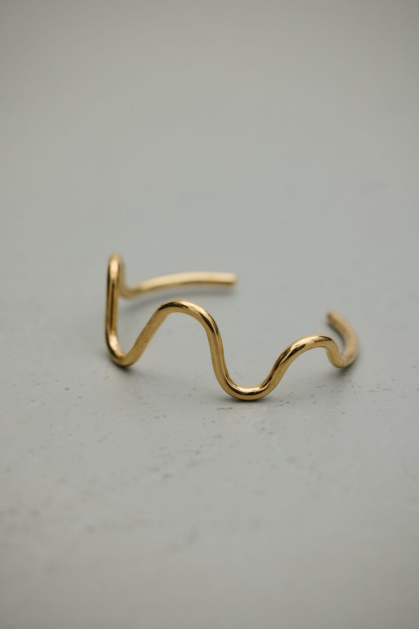 ウェーブラインバングル GLD FREE