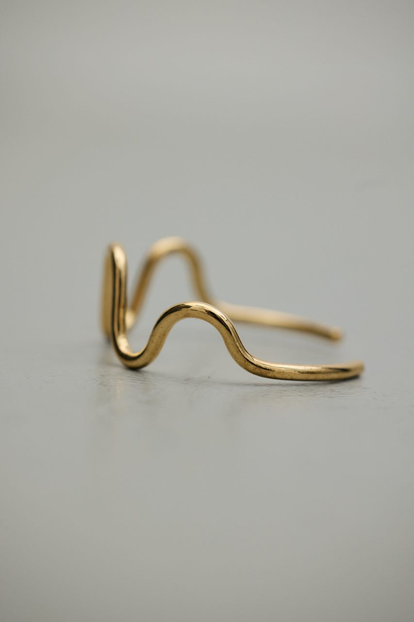 ウェーブラインバングル GLD FREE