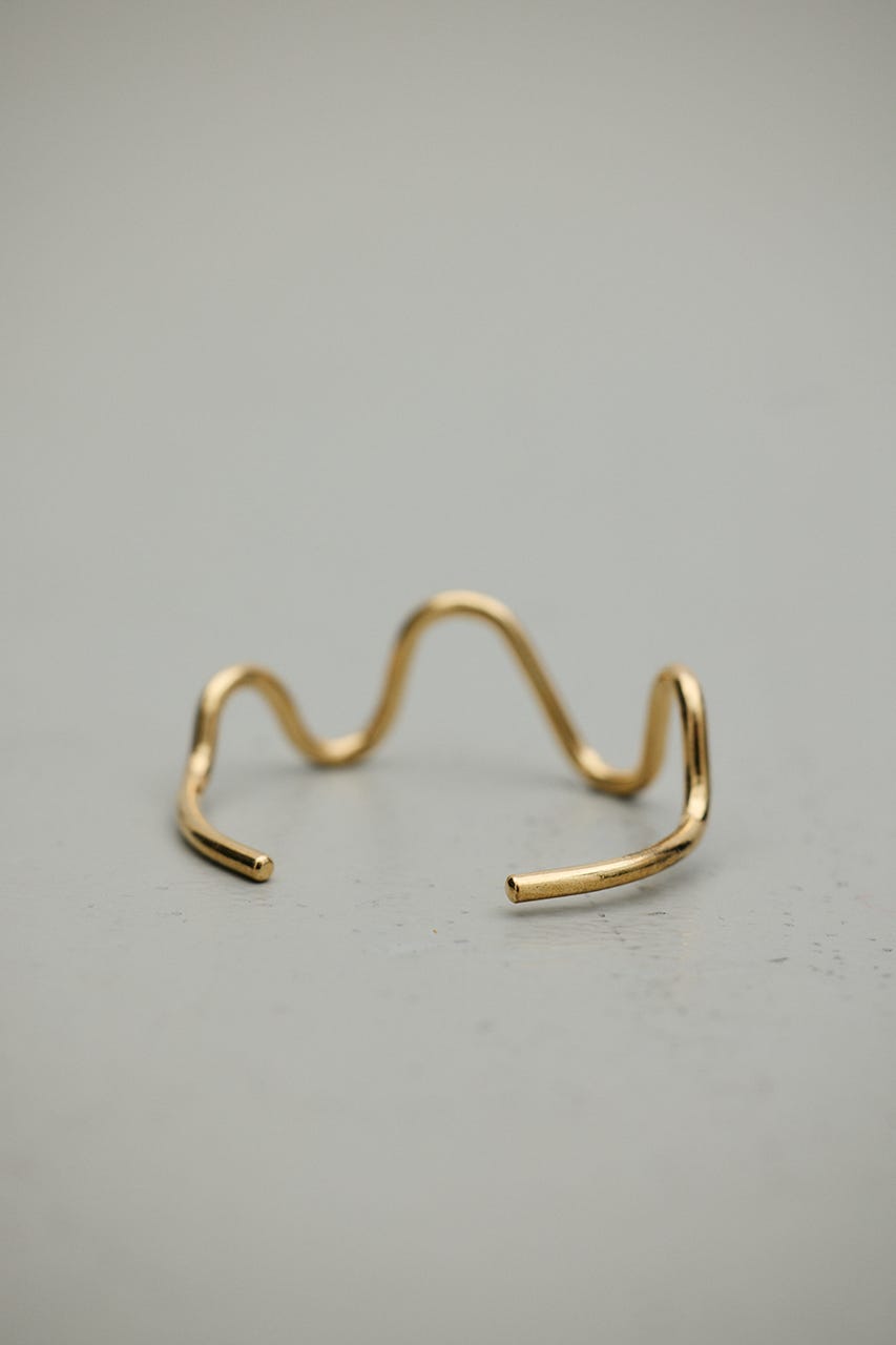 ウェーブラインバングル GLD FREE