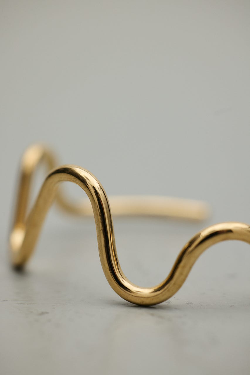 ウェーブラインバングル GLD FREE
