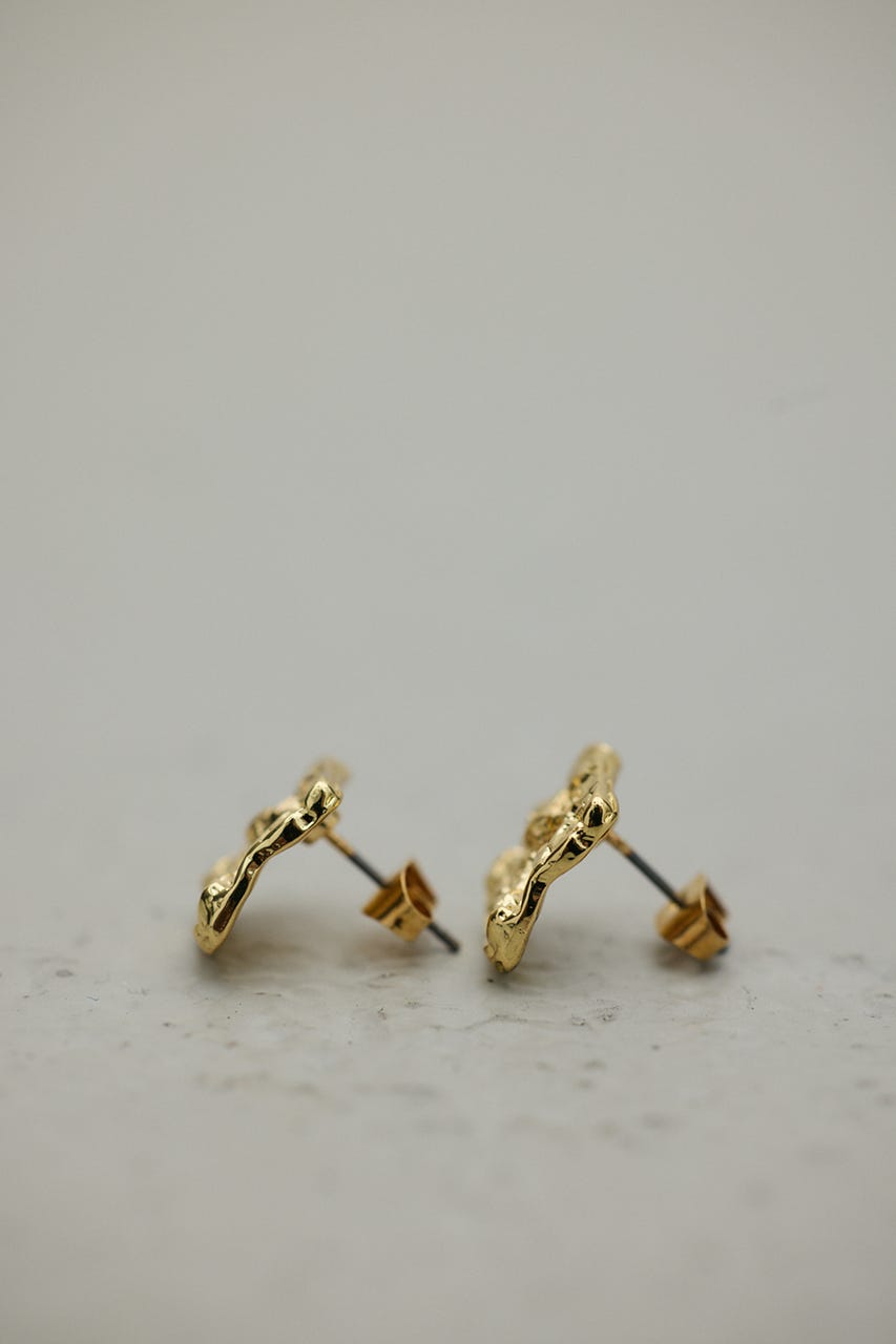 スクエアモチーフピアス GLD FREE