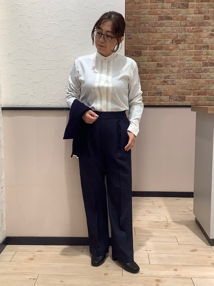 着心地やわらか】 ピンタック ビジューボタン ブラウス 長袖