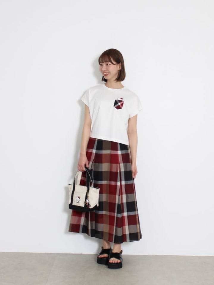 ハローキティコラボ】クレストブリッジチェックチャーム（アクセサリー