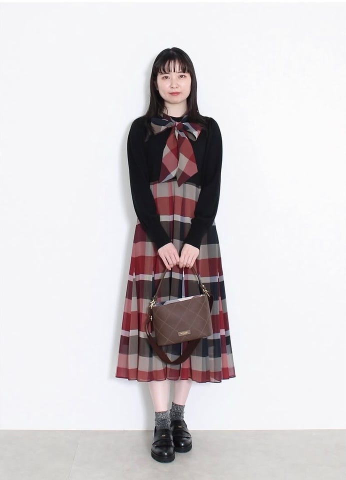 sweetコラボワンピース発売♡｜makoの投稿