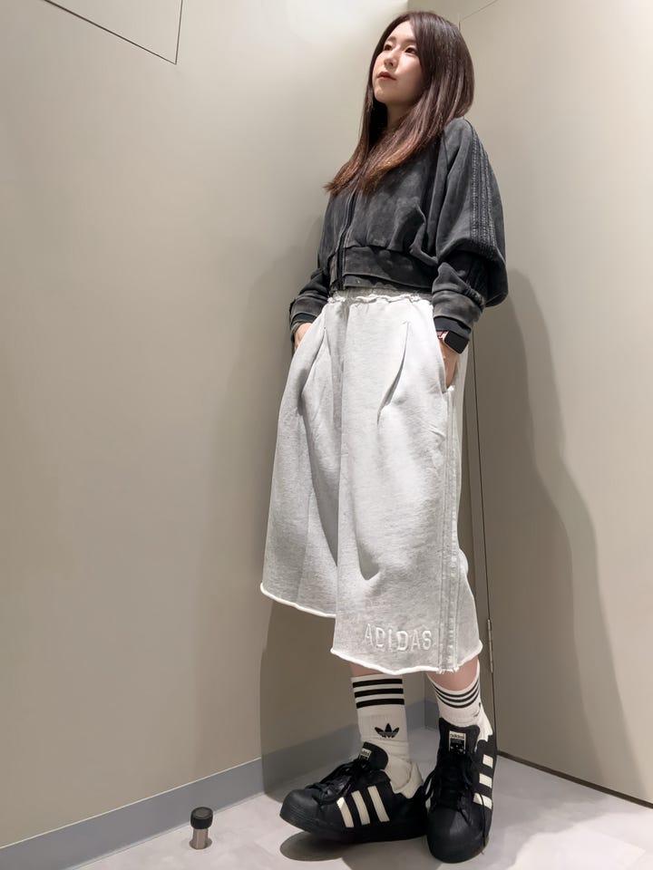 メンズ グラフィック スウェット ショートパンツ ライトグレーヘザー