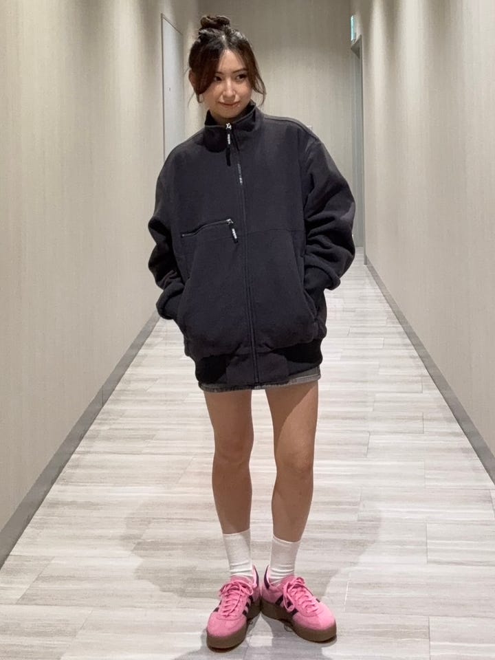 【アディダス オリジナルス】★限定１点★非売店舗専用★販売サインポップ入手困難★ レースレスなミニマルなシルエットが新しい、adidas Originalsの新作