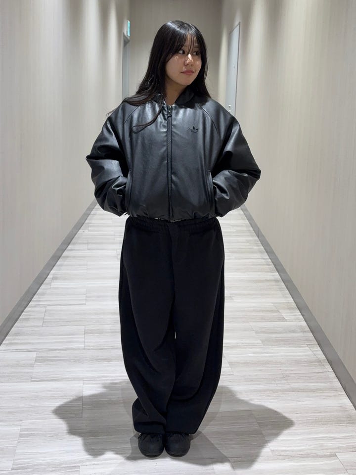 レディース ADILENIUM オーバーサイズ フルジップパーカー ブラック