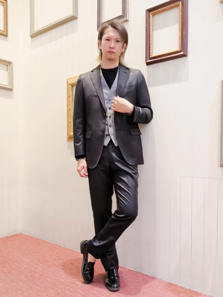 光沢ウール混 スリムフィット 2ボタン3ピーススーツ 黒無地(S 05黒