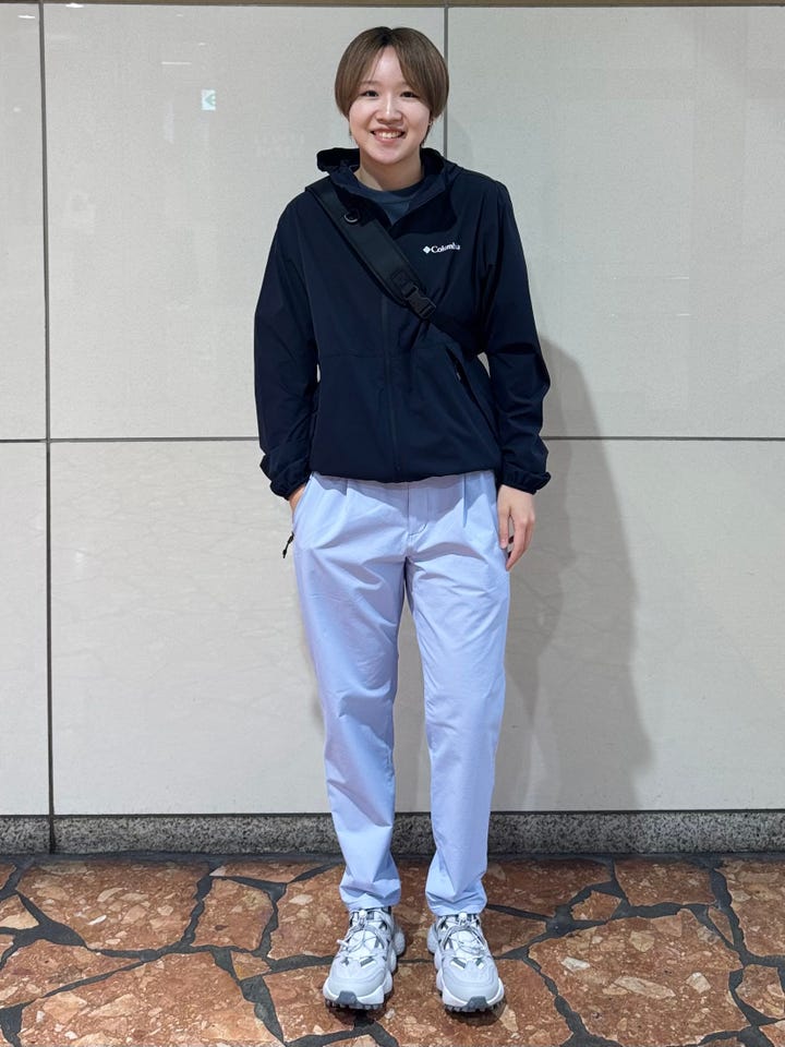 ブルーのパンツで春コーデ☘️