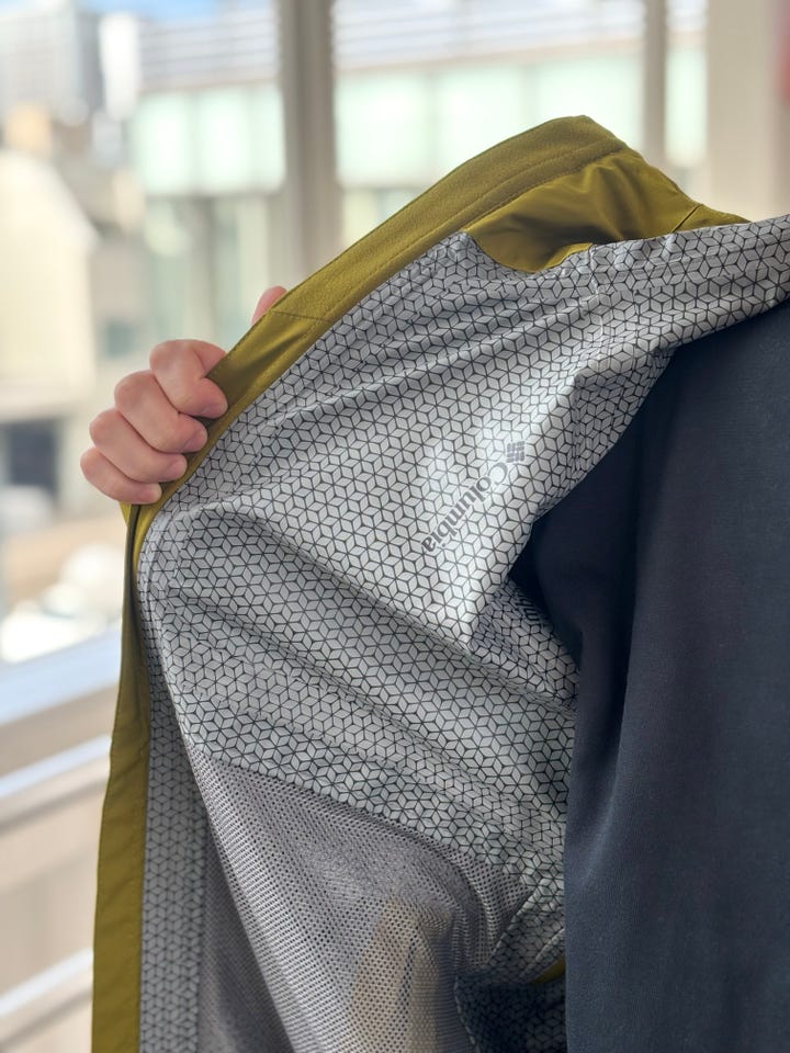 コロンビア サッポロファクトリｰ店のトレイルボーン2.5Lシェルの投稿