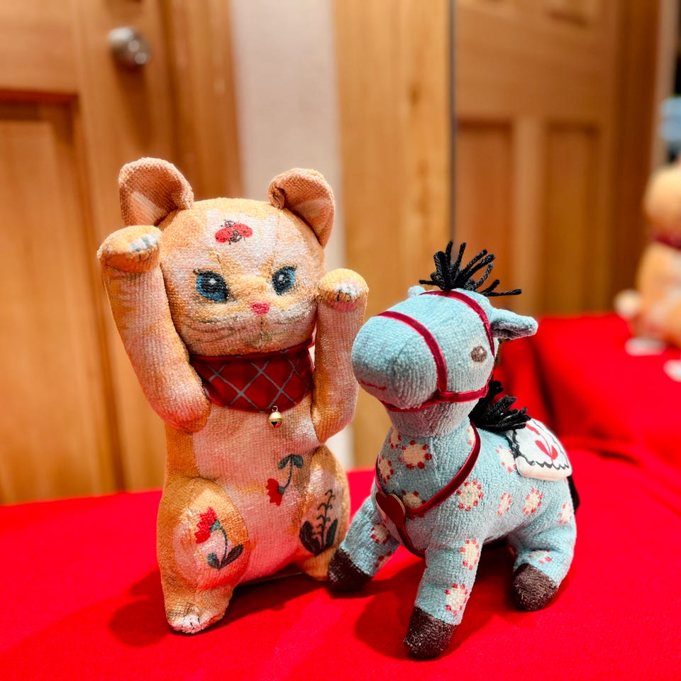 招き猫ぬいぐるみ/ナタリー・レテ | アフタヌーンティー公式通販サイト