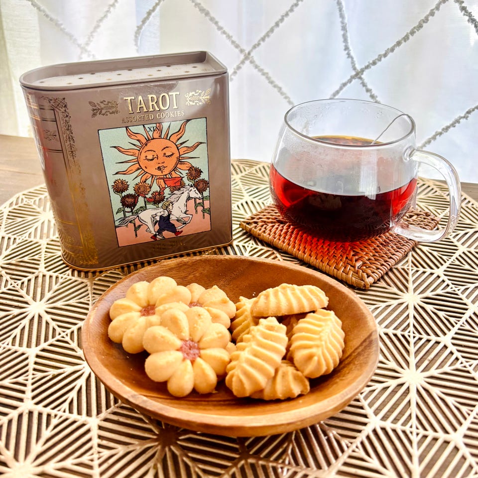 正規品・入手困難]Cookie Story Tarotクッキーストーリータロット タロットカードブック型クッキー缶 | アフタヌーンティー公式通販サイト