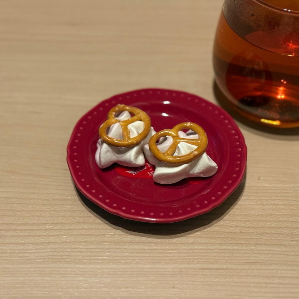 ストロベリープレッツェルメレンゲクッキー | アフタヌーンティー公式