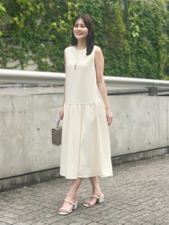 ギャザー切替ノースリーブワンピース: AVENIRETOILE公式通販｜m-i-d e