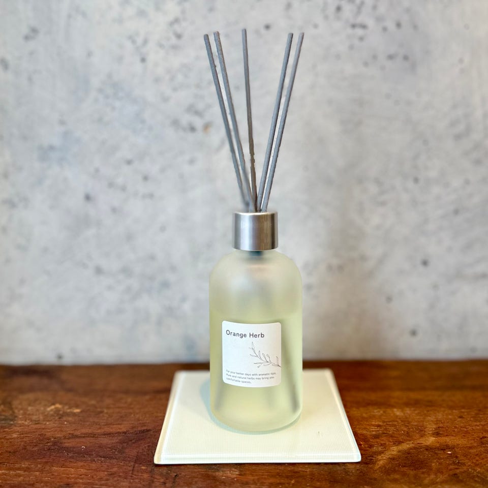 天然消臭アロマ リードディフューザー オレンジハーブ 100ml – 生活の