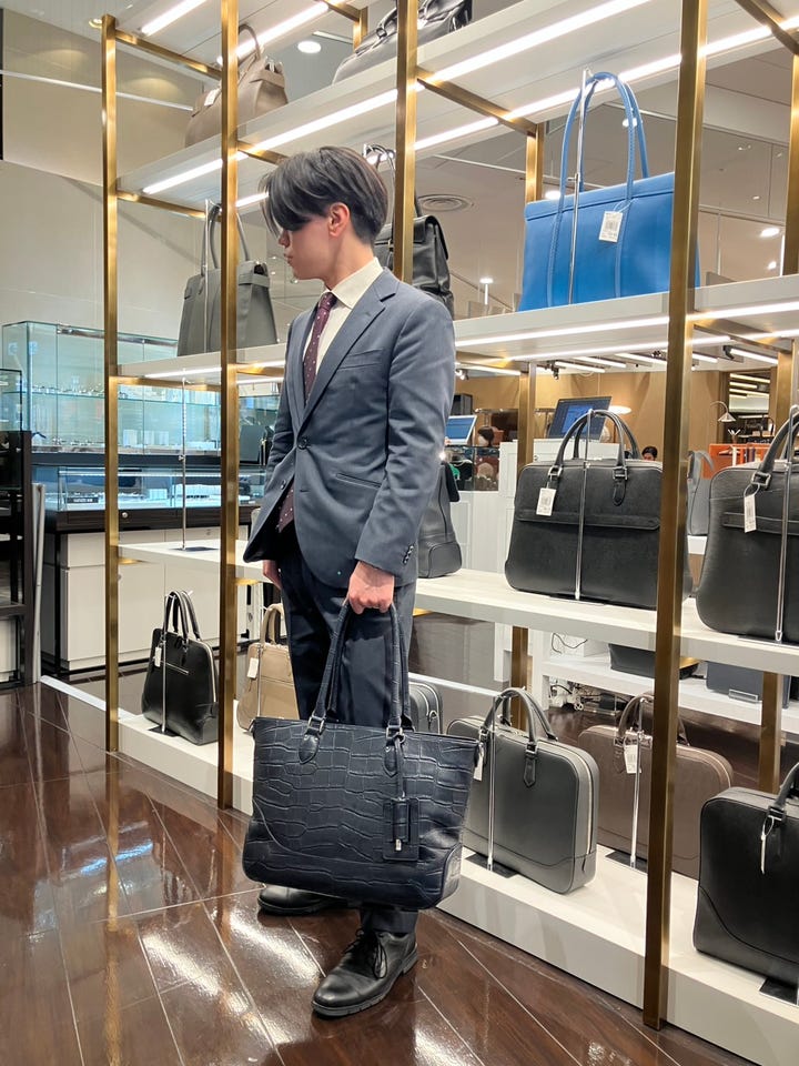 PELLE MORBIDA ネイビーレザーブリーフバッグ未使用ベルト付 PELLE MORBIDA】Maiden Voyage シュリンクレザーブリーフバッグ MB045