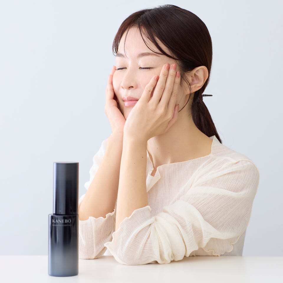 ジェネレイティング エッセンシャルズ | KANEBO公式サイト