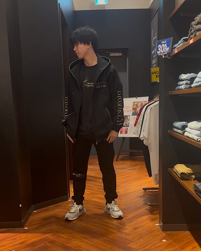 Karl Kani] ダンボールニット シャイニーロゴ ジップパーカー | PEET