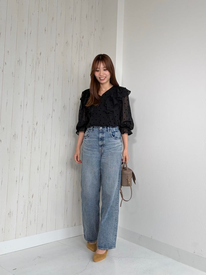 甘さとカジュアル感が絶妙♡大人可愛いドットブラウス｜aiの投稿